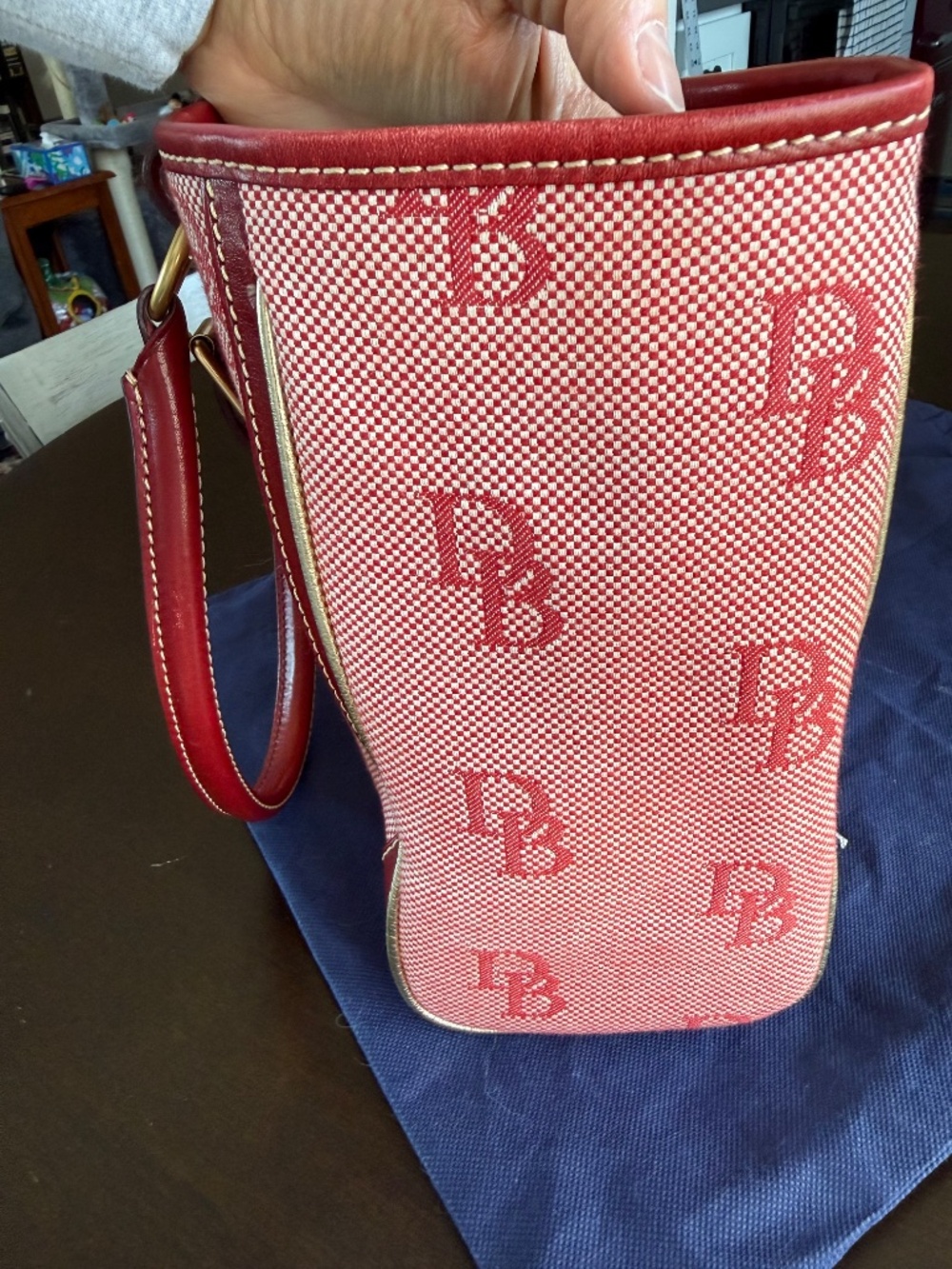 Dooney and Bourke tote with dust bag red - Picture 5 of 10